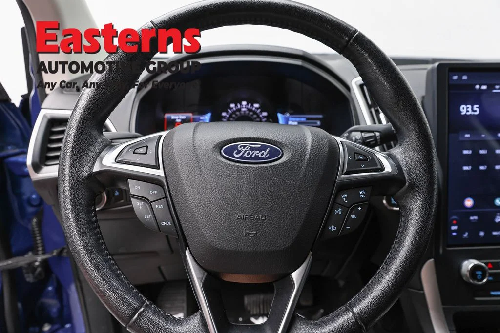 Used 2023 Blue Ford SEL image 10