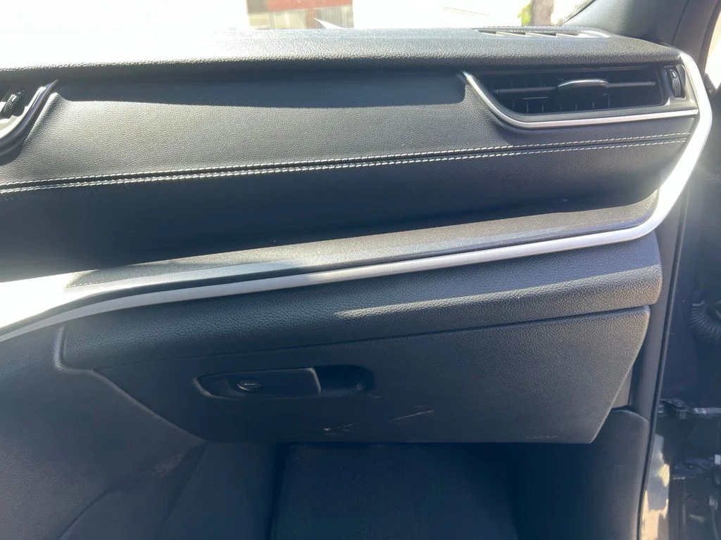 Used 2023 Metallic Jeep Altitude image 30