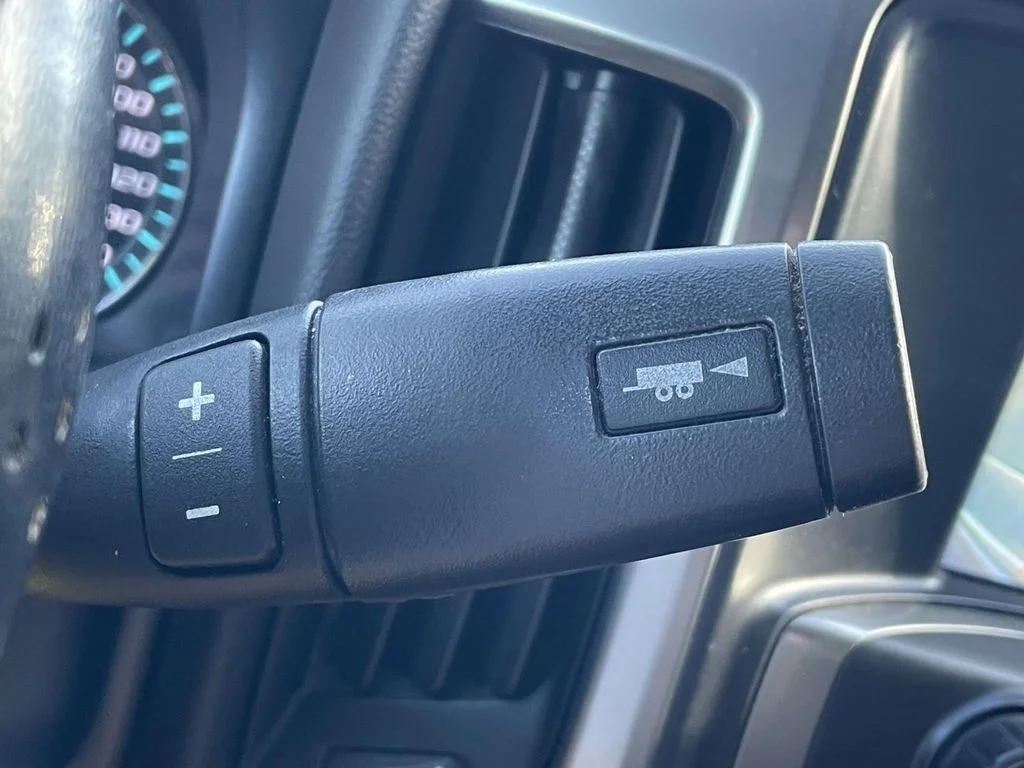 Used 2018 CAJUN RED TINTCOAT Chevrolet LT image 26