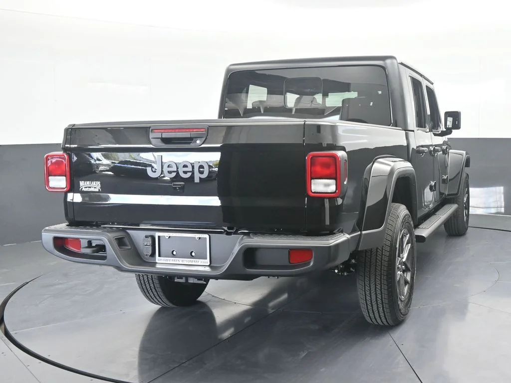 New 2026 Black Clear-Coat Exterior Paint Jeep Sport S image 5