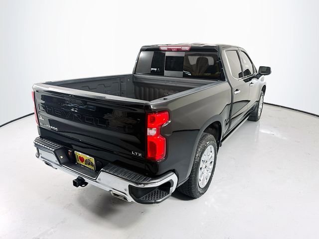 Used 2022 Black Chevrolet LTZ image 9