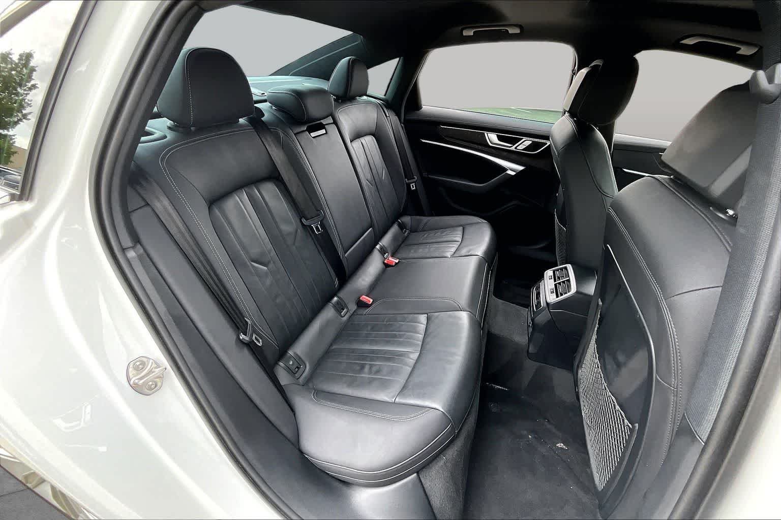 Used 2019 Ibis White Audi Premium image 18