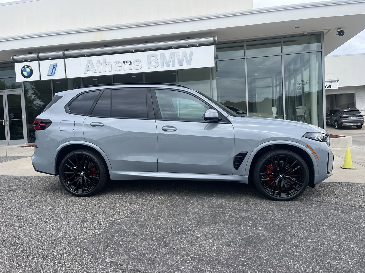 New 2026 Brooklyn Grey Metallic BMW sDrive40i image 9