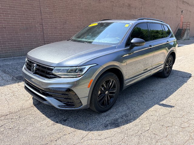 2022 Volkswagen Tiguan SE R-Line Black