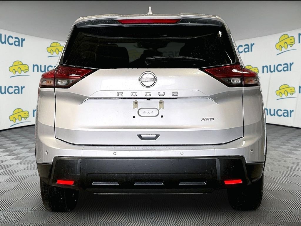Used 2025 Silver Nissan SV image 5