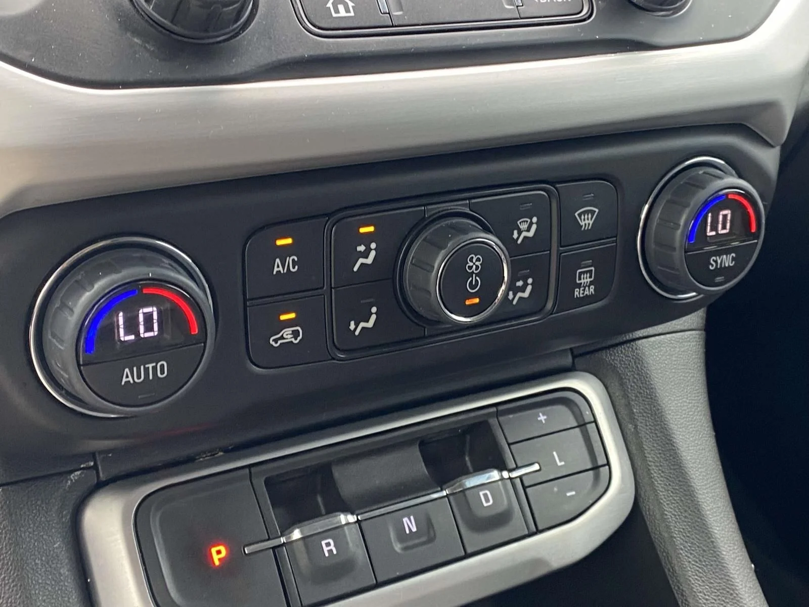 Used 2023 Silver GMC SLE image 19