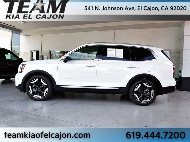 Certified Used 2024 White Kia EX FWD image 6