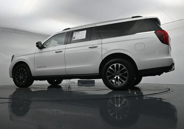 Used 2025 White Ford Platinum image 40