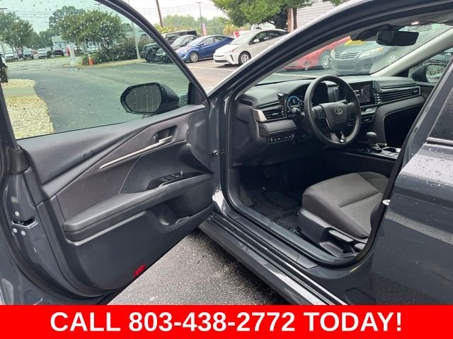 Used 2025  Toyota LE image 4