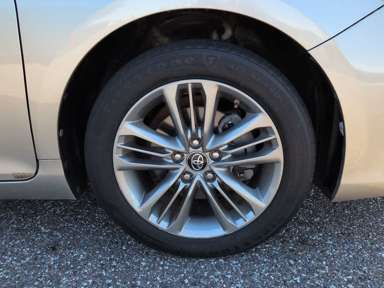 Used 2016 Creme Brulee Mica Toyota SE image 11