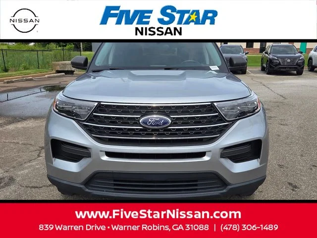Used 2023 Silver Ford XLT image 2