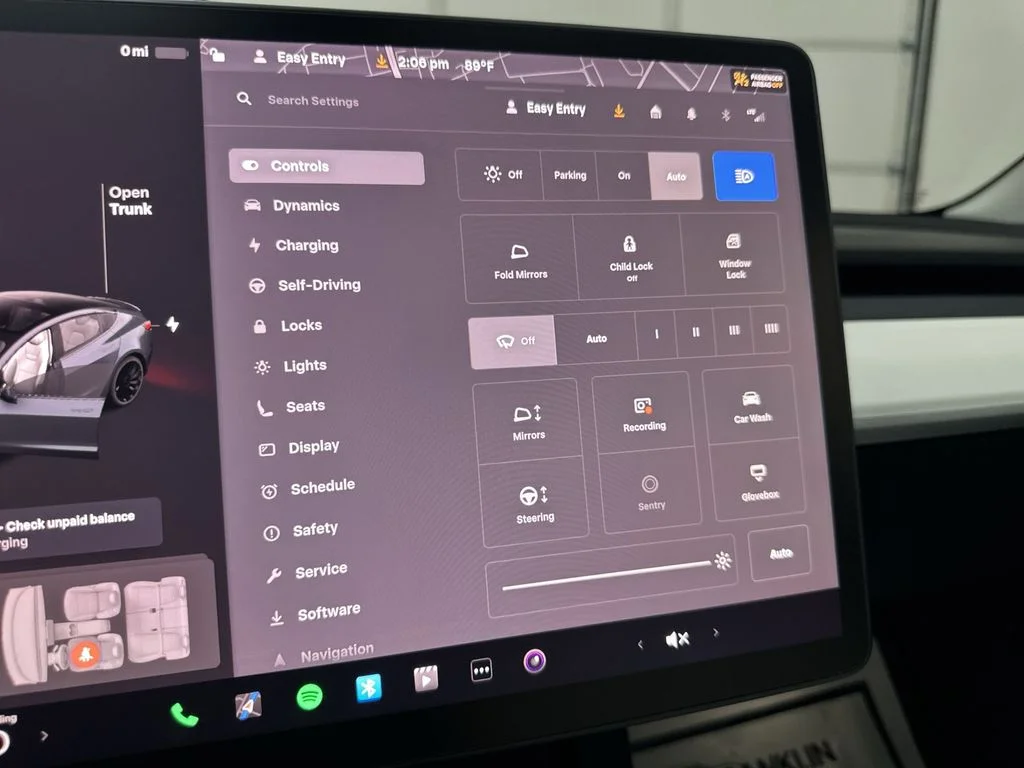 Used 2021  Tesla Performance image 23