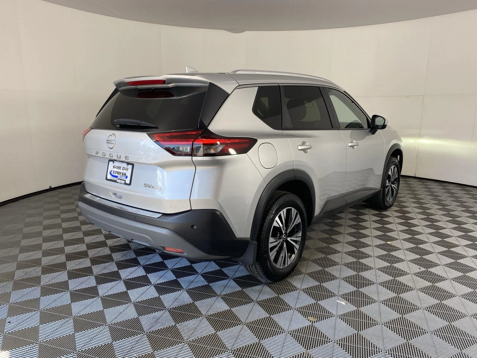 Used 2023 Brilliant Silver Metallic Nissan SV image 9