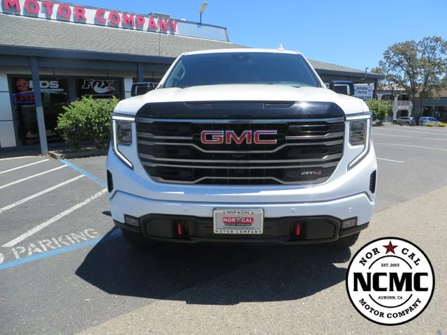 Used 2025 White GMC AT4 image 8