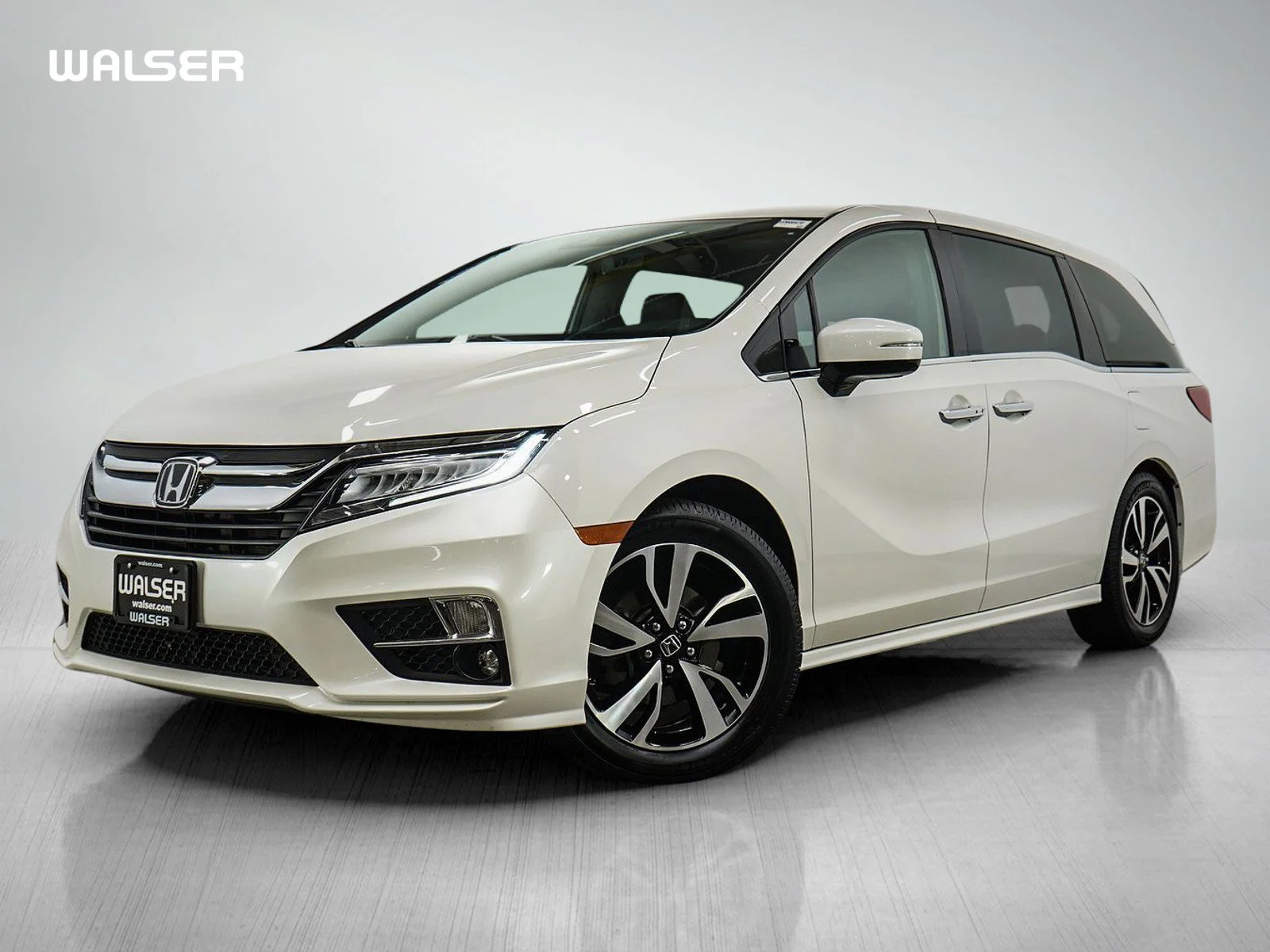 2018 Honda Odyssey Elite's photo