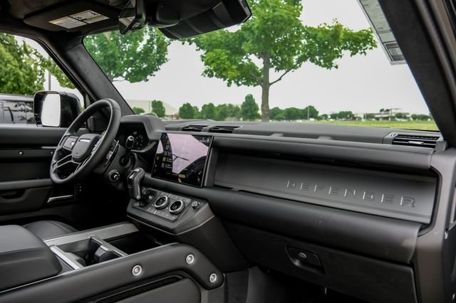 2025 Land Rover Defender V8 - Photo 16
