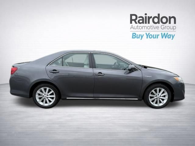 Used 2013 Magnetic Gray Metallic Toyota XLE image 8