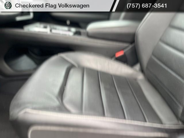 Used 2025 Pure Gray Volkswagen 2.0T SEL image 22