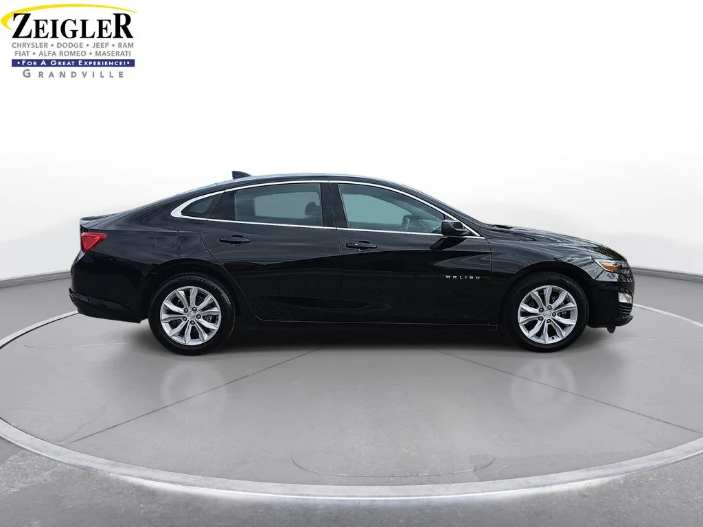 Used 2023 Black Chevrolet LT image 4