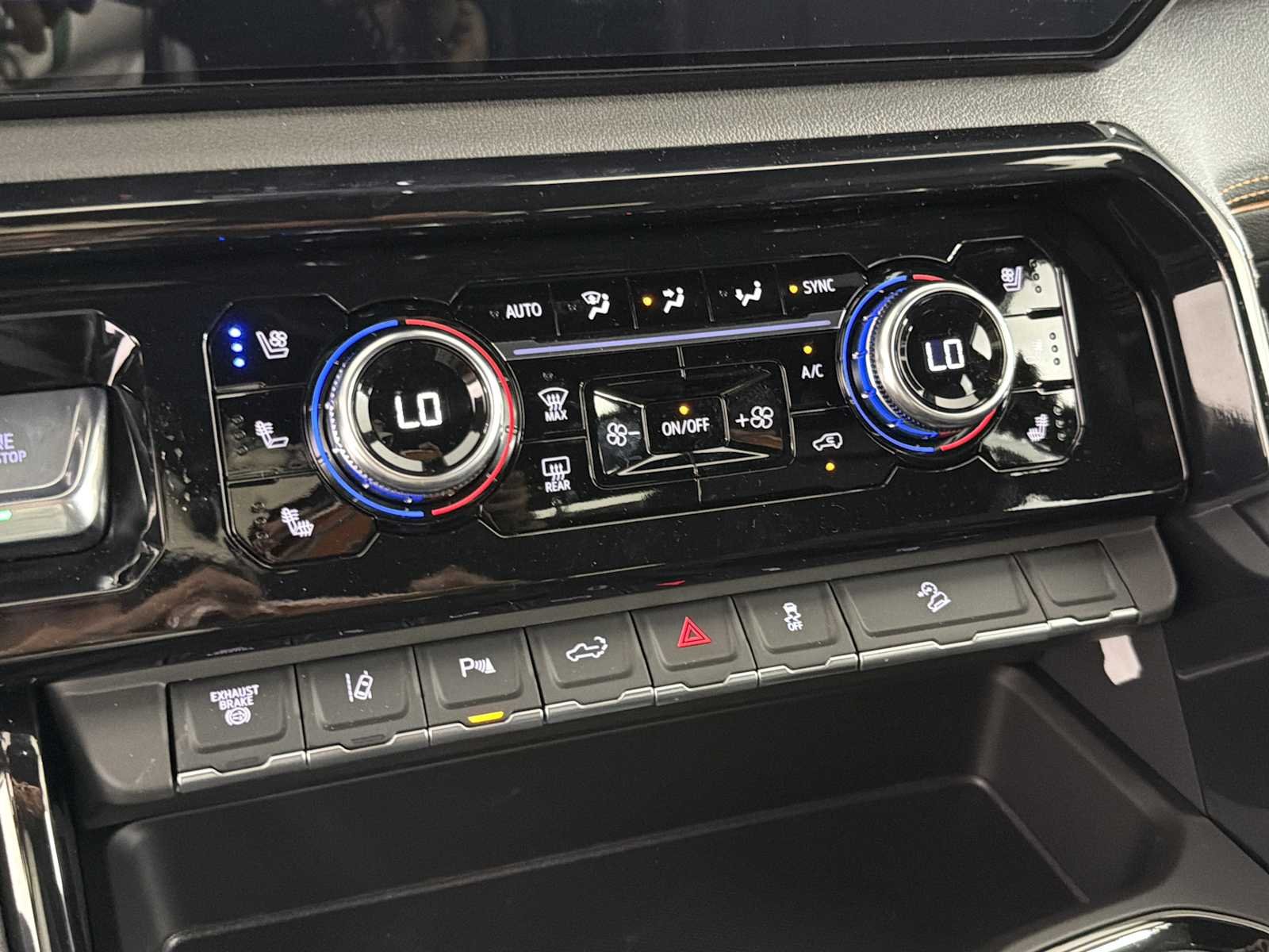2026 GMC Sierra 2500HD AT4 - Photo 29