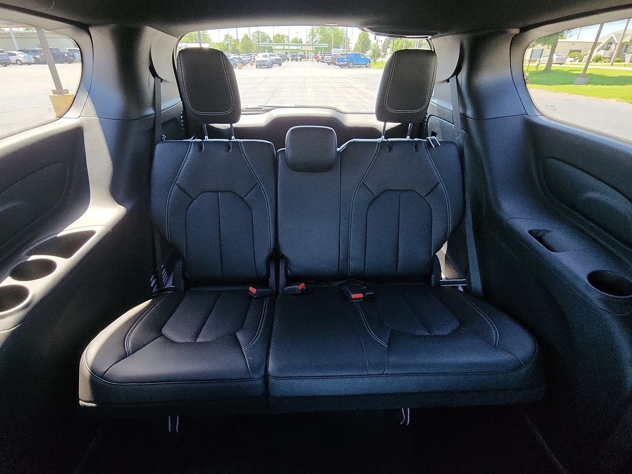 2026 Chrysler Pacifica Select - Photo 23