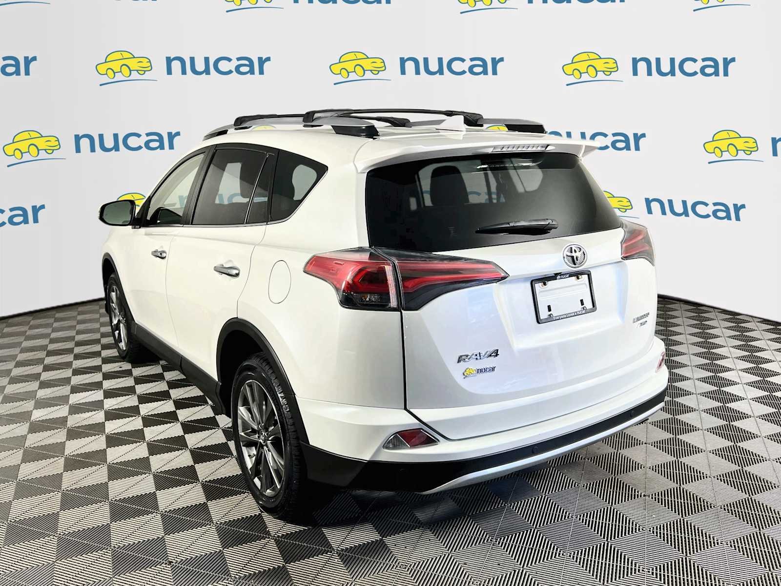 Used 2018 Blizzard Pearl Toyota Limited image 5