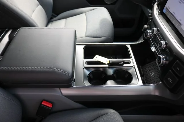 New 2026 Oxford White Ford XLT image 19