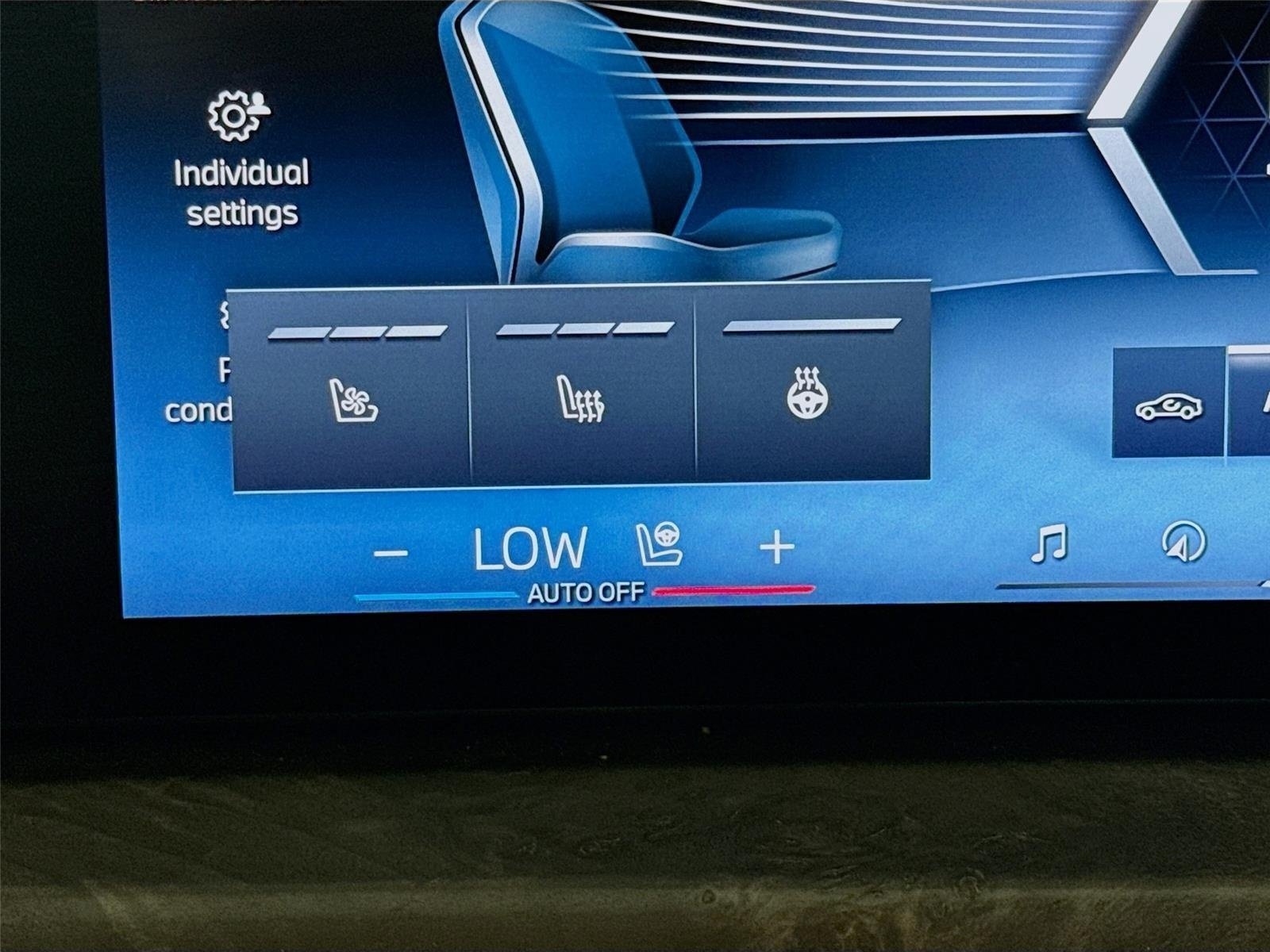 Used 2025 Black Sapphire Metallic BMW xDrive40i image 23