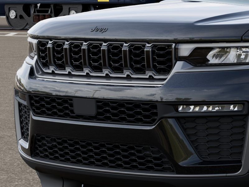 New 2026 Diamond Black Crystal Pearlcoat Jeep Limited image 11