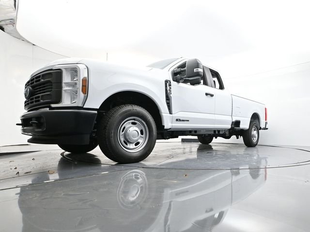 New 2026 Oxford White Ford F-350® XL image 28