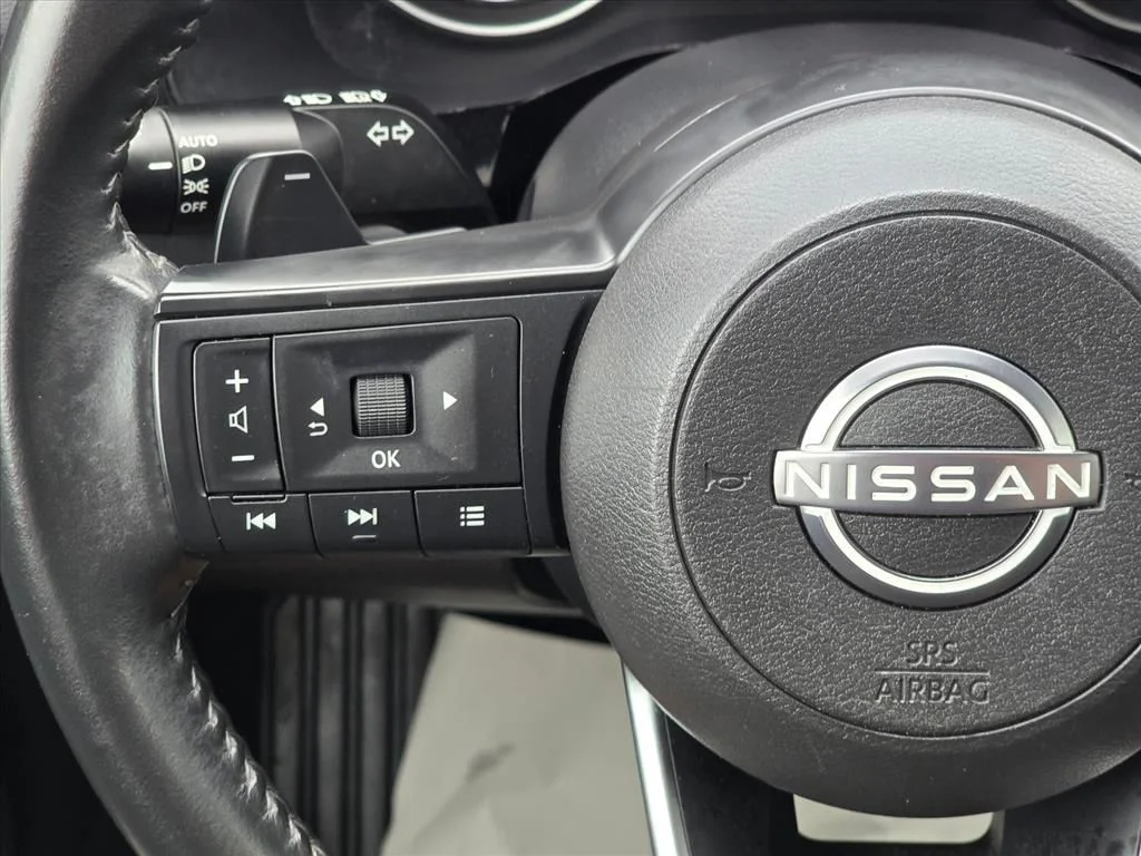 Used 2024 Gray Nissan SV image 16