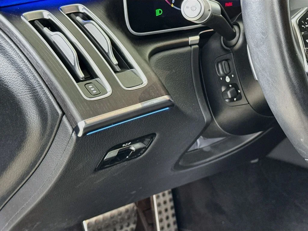 Used 2023 Black Mercedes-Benz S 580 image 10