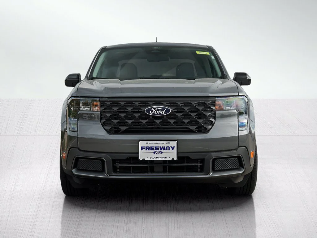 New 2026 Carbonized Gray Metallic Ford XLT image 2
