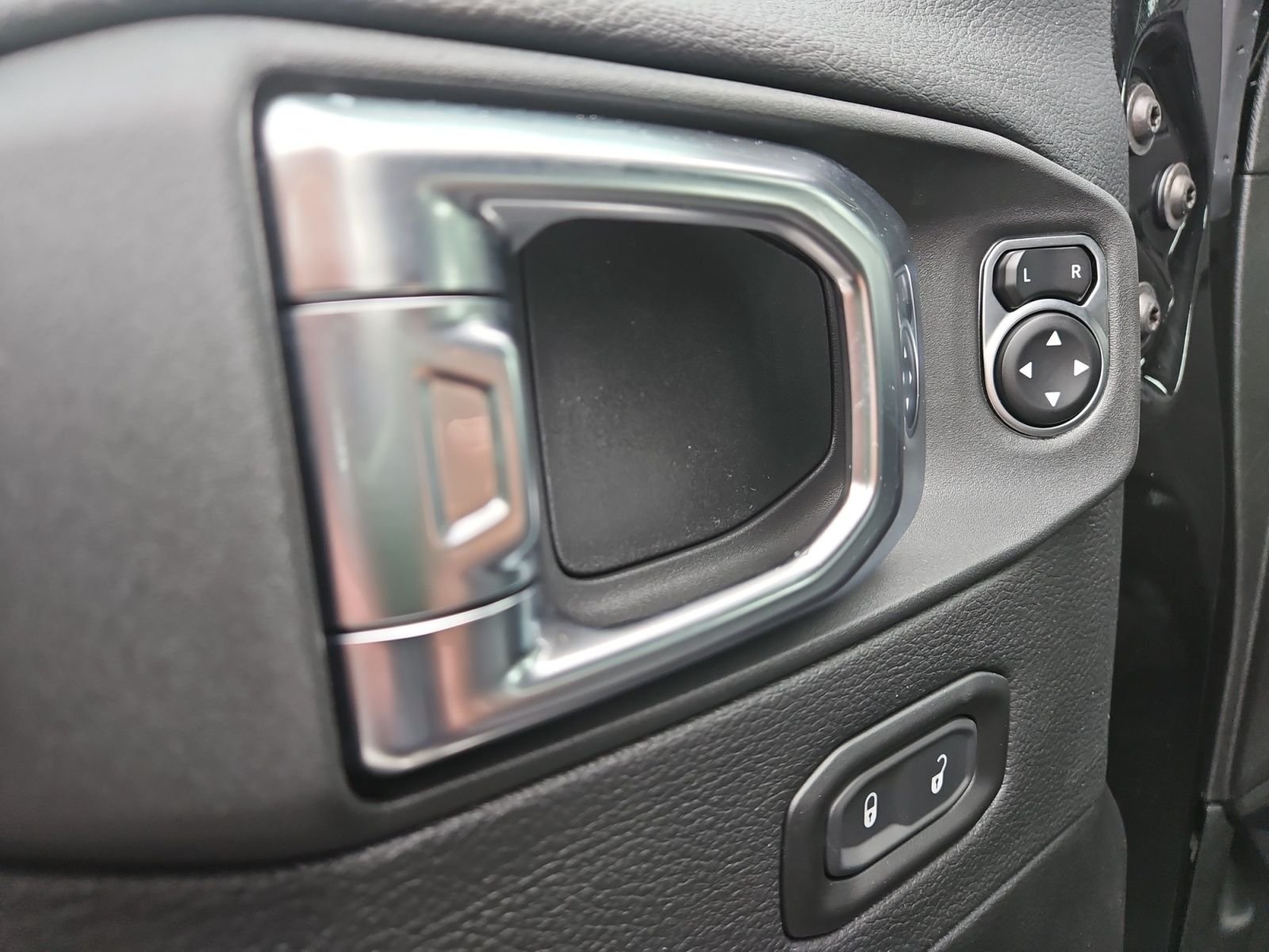 2025 Jeep Wrangler 4-Door Sahara - Photo 22