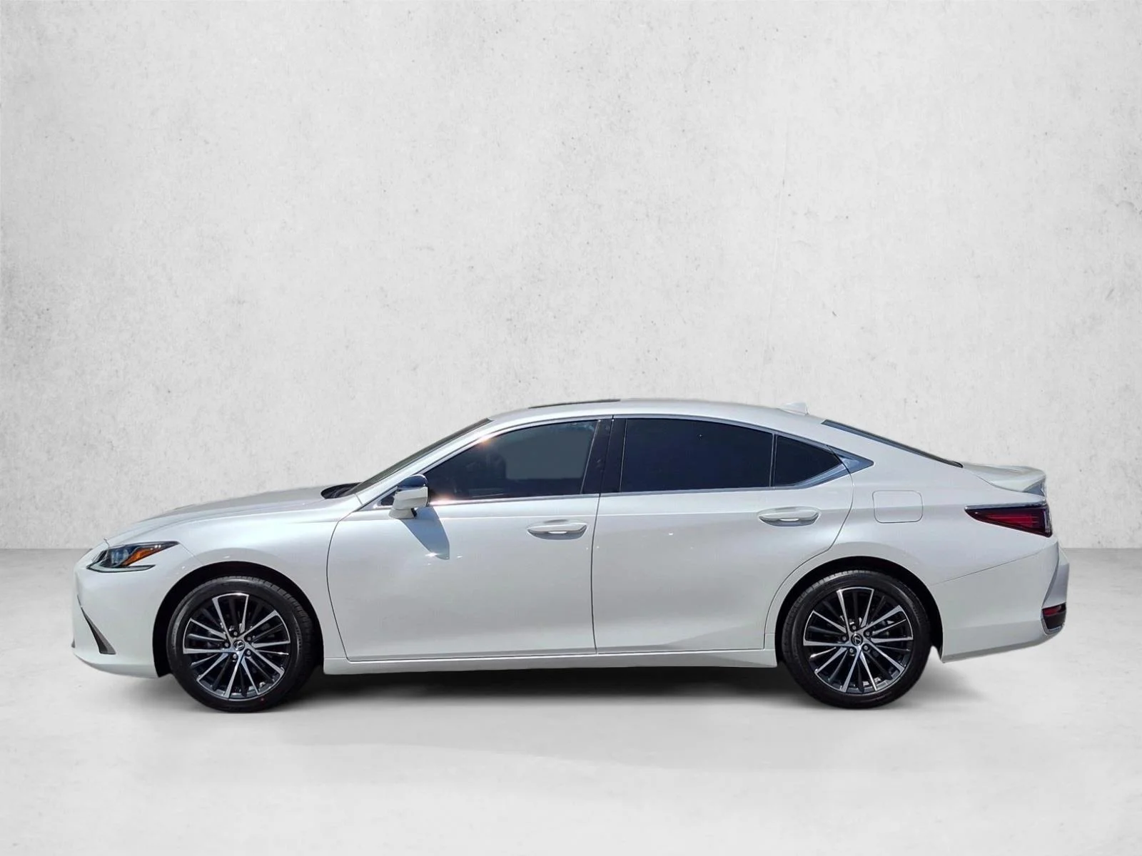 Used 2025 Eminent White Pearl Lexus ES 300h image 10
