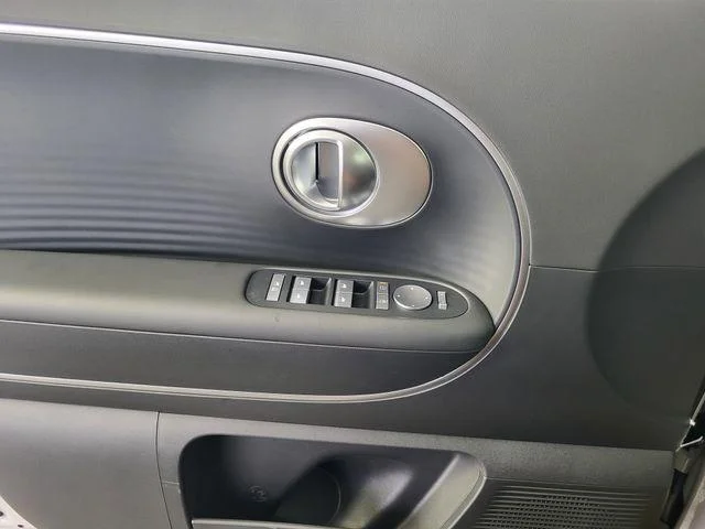 2026 Hyundai IONIQ 9 SE - Photo 8
