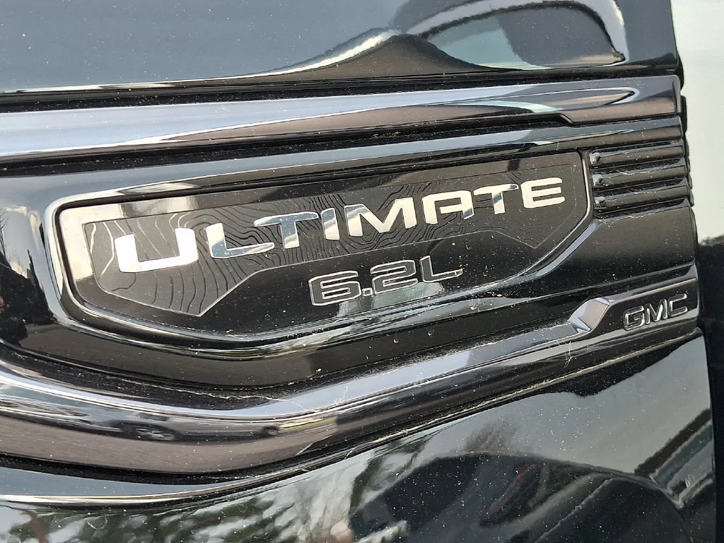 Used 2025 Onyx Black GMC Denali Ultimate image 37