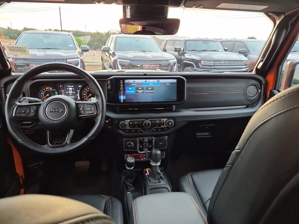 Used 2025  Jeep Rubicon 392 image 28