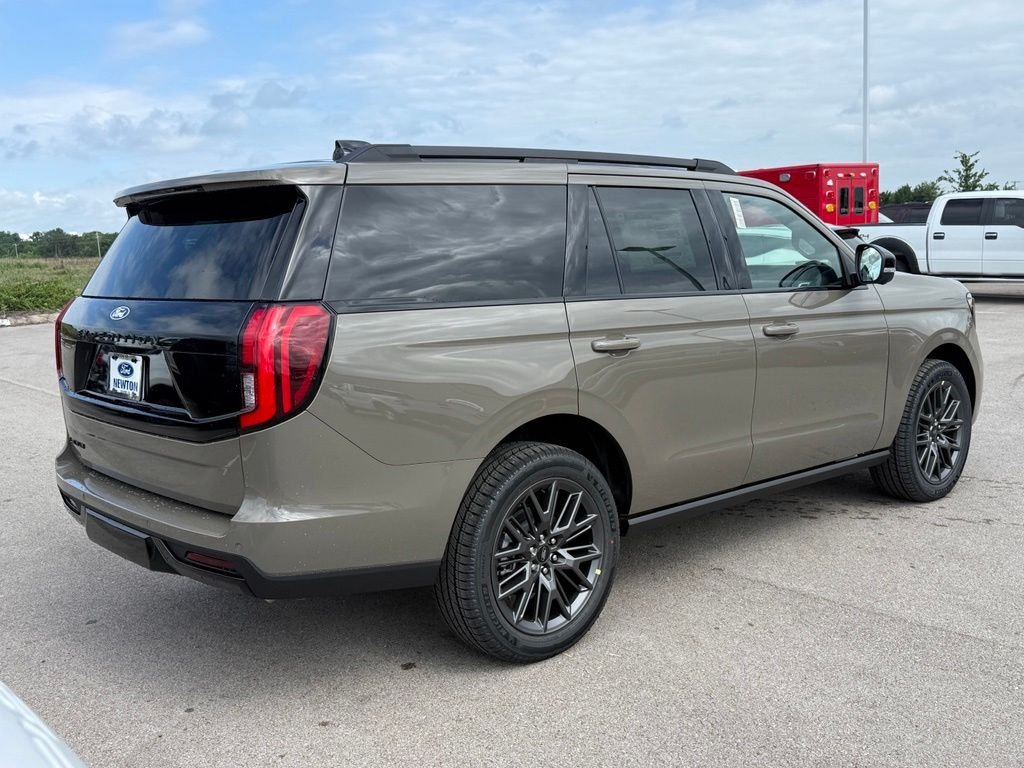 New 2027 Marsh Gray Ford Platinum image 33