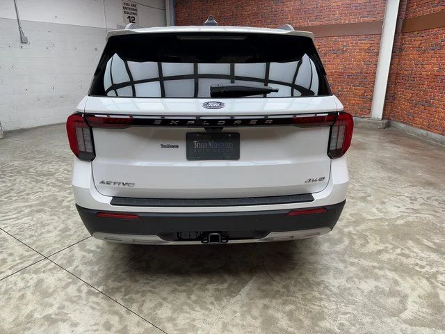 New 2026 Star White Metallic Tri-Coat Ford Active image 4