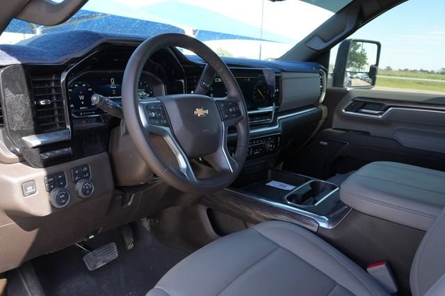 Used 2025 Blue Chevrolet LTZ image 9