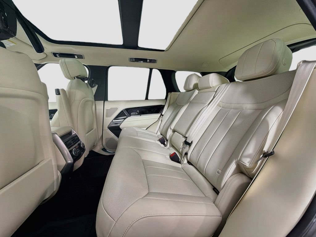 New 2026 Fuji White Land Rover SE image 26