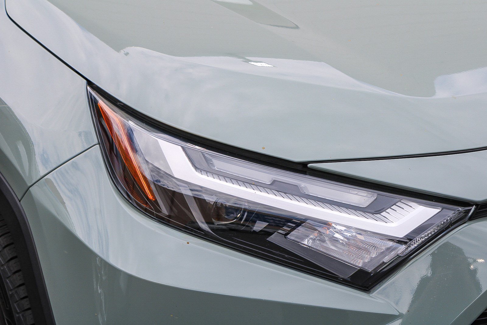Certified Used 2023 Lunar Rock Toyota Hybrid XLE Premium image 4