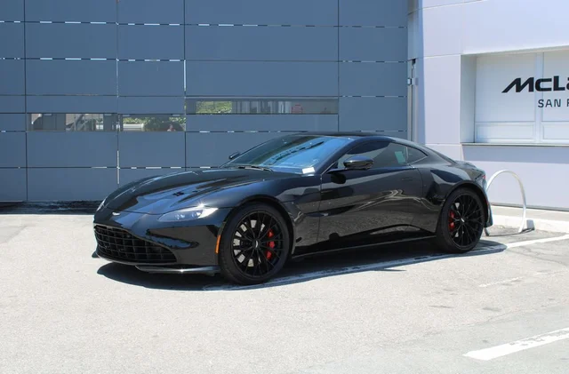 2022 Aston Martin Vantage 2022 Aston Martin Vantage  2D Coupe