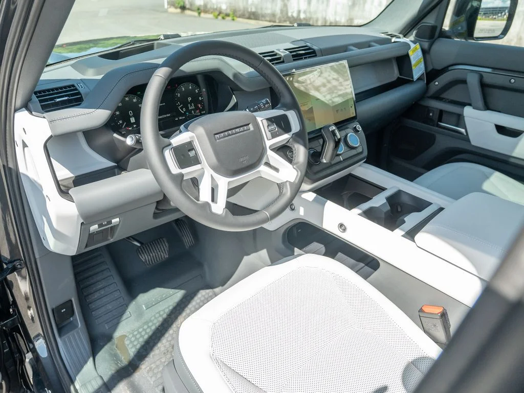 New 2026 Gray Land Rover X-Dynamic SE image 11