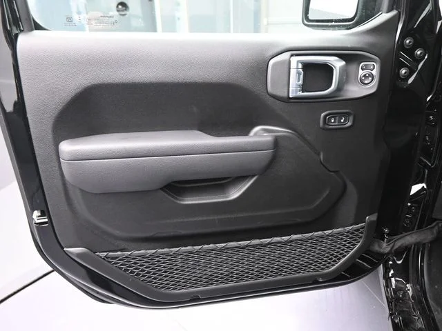 New 2026 Black Clear-Coat Exterior Paint Jeep Sport S image 27