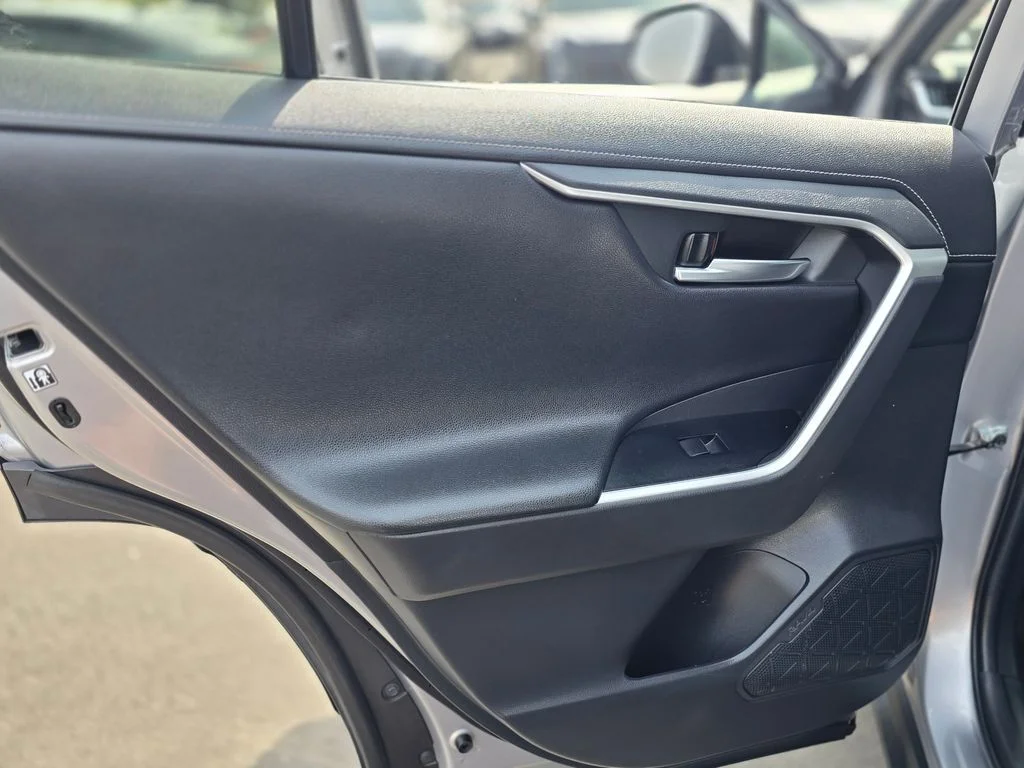 2020 Toyota RAV4 Limited - Photo 21