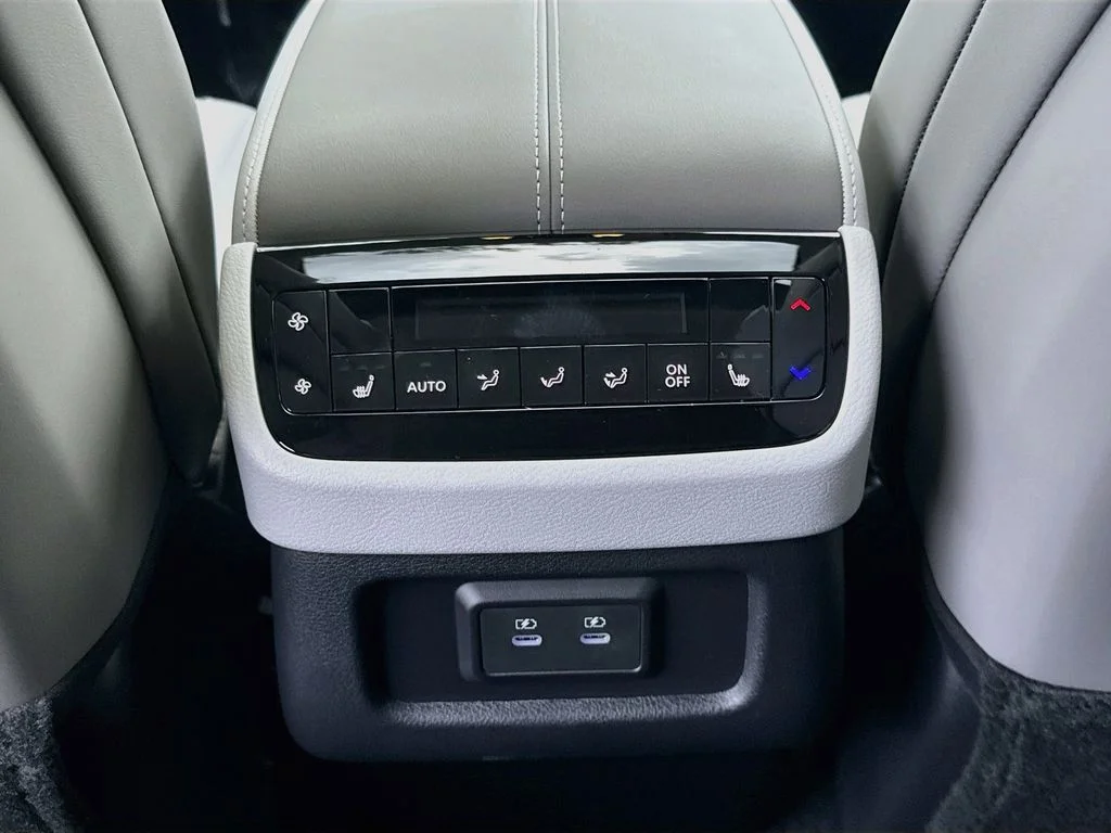New 2027 Gray INFINITI LUXE image 27