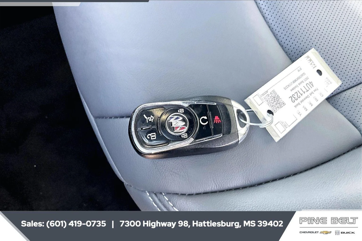 Used 2023 Moonstone Gray Metallic Buick Essence image 9