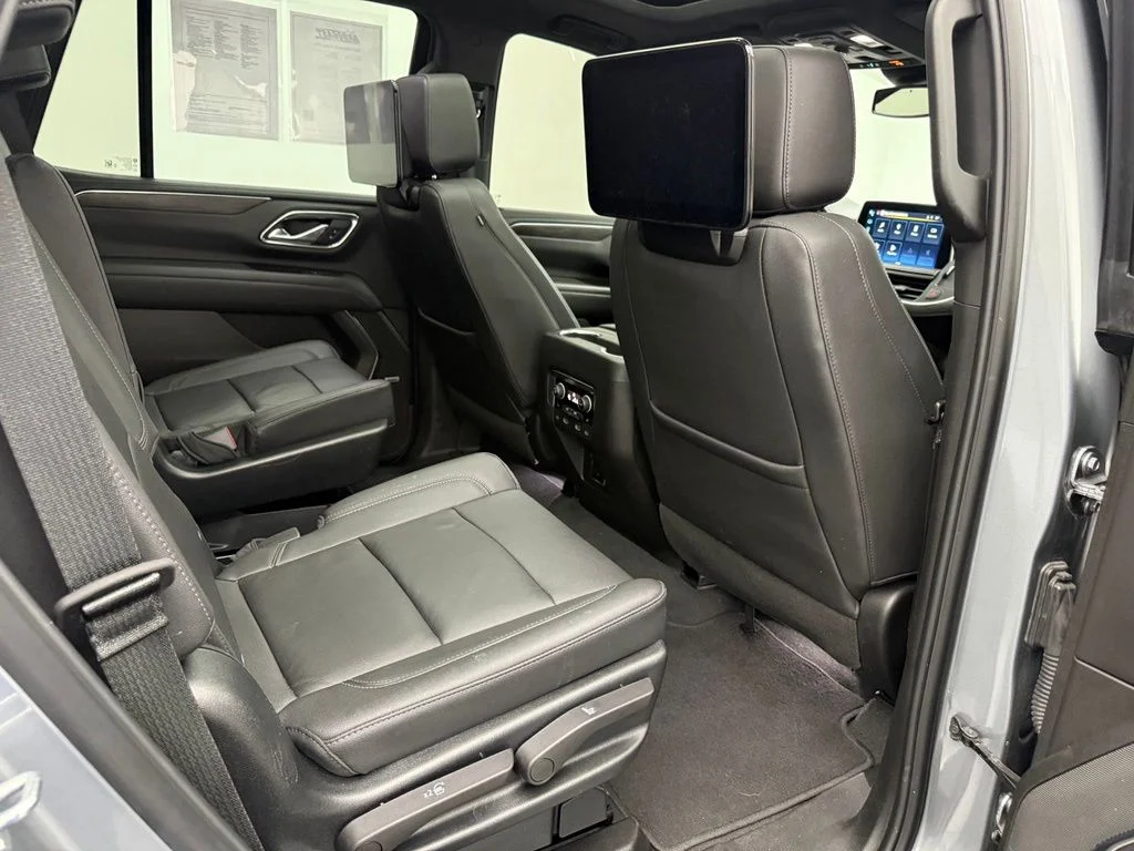 Used 2023 Gray Chevrolet Z71 image 36